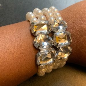 Rhinestone Detailed Pearl Bracelet